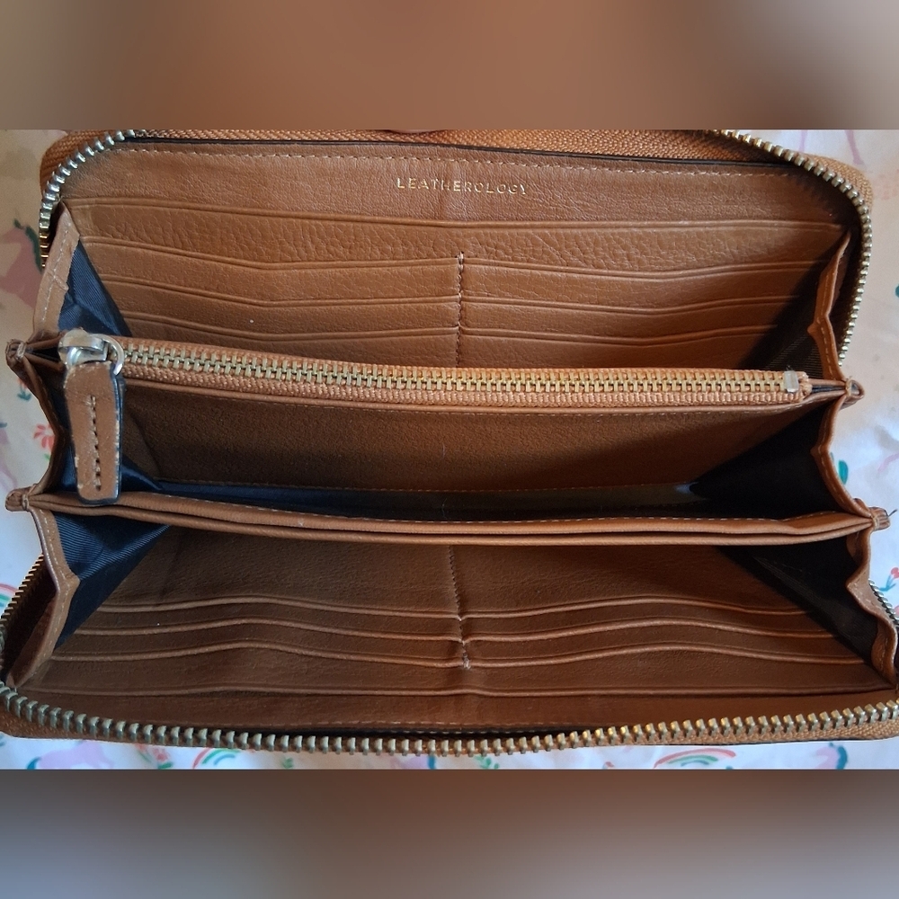 Euc Leatherology Windsor Caramel Tan Full Grain Zip Around Quiet Luxury Wallet — image 3 of 8